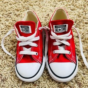 Converse // size 10 toddler